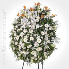 Wreath of various white...