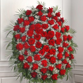 Spotted wreath of roses