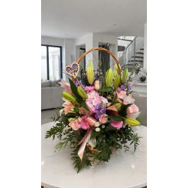 Cesta de flores variadas Mamá